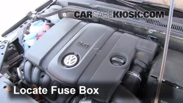 2011 Volkswagen Jetta SE 2.5L 5 Cyl. Sedan Fuse (Engine) Check